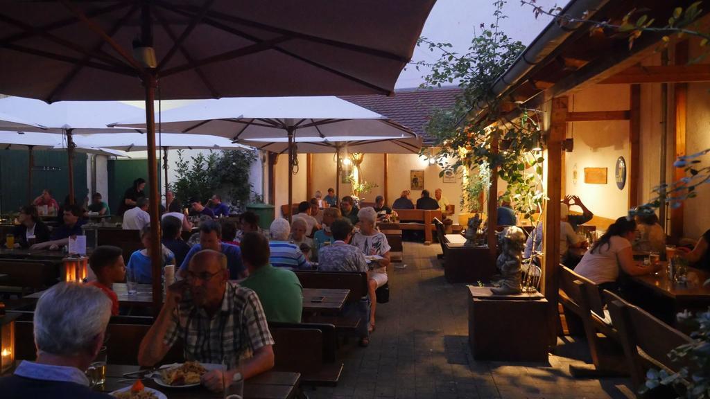 Hotel & Brauerei-Gasthof Neuwirt Neuburg an Der Donau Dış mekan fotoğraf